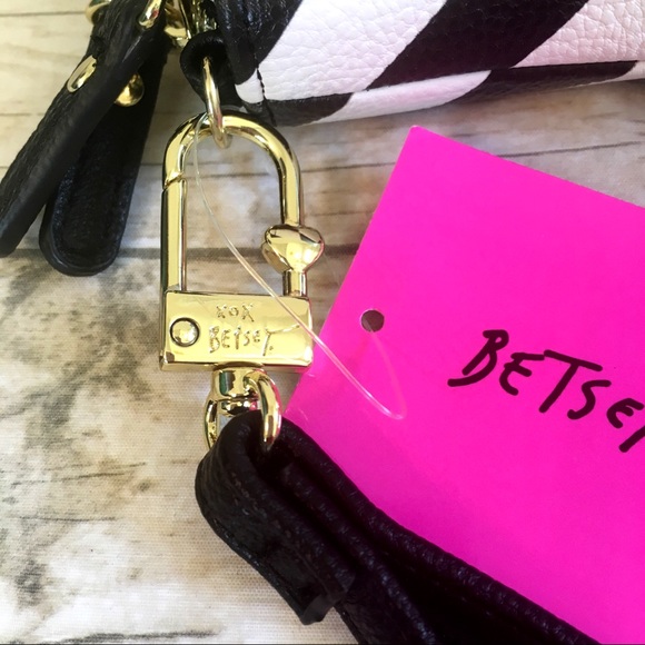 Betsey Johnson Double Zip Wallet Wristlet Clutch - Picture 6 of 7